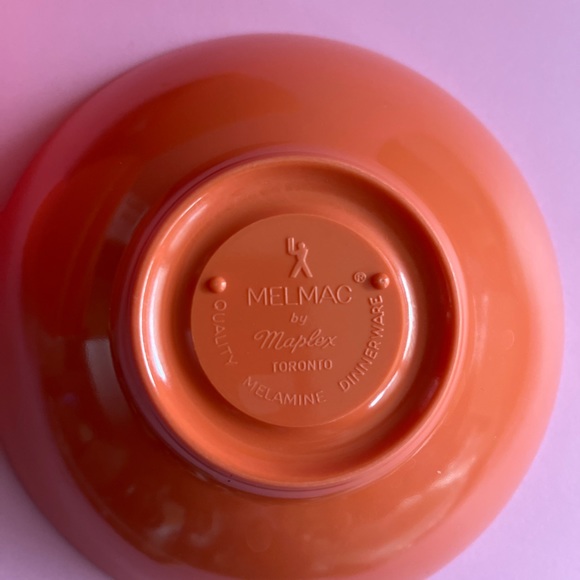 Set of 7 orange vintage melmac bowls made by Maplex in Toronto. - Picture 4 of 5